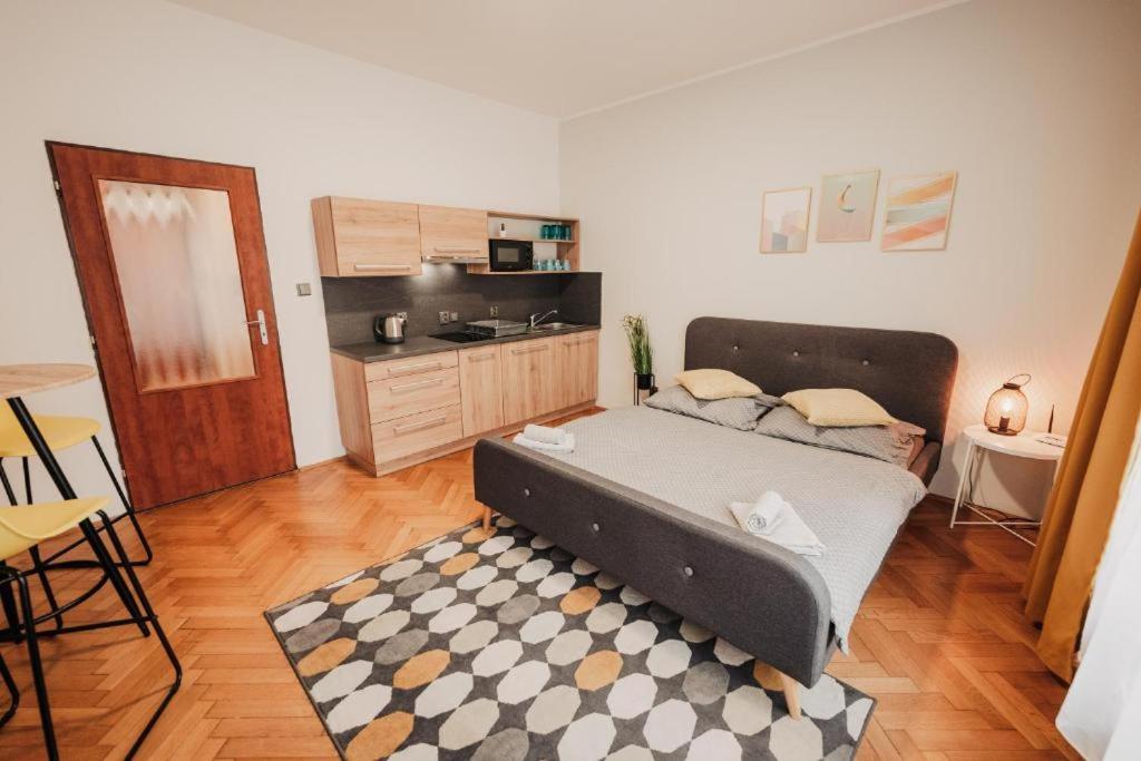 Citybeat Apartments, 400M From The Square Pilsen Exterior photo